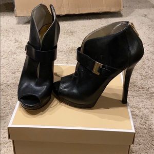 Michael Kors size 8
